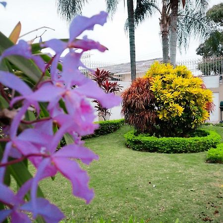 Urdesa Suites Hotel Guayaquil Exterior foto